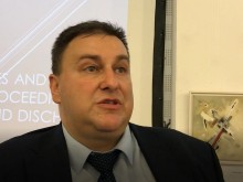 Емил Радев: Борим се и в България да няма вечни длъжници