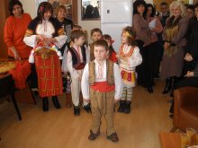 Деца превърнаха делника в район "Източен" в празник