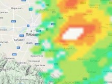 Вижте какъв дъжд идва към Пловдив, може да удари и град!