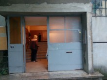 Пловдивчанин: Крадец от малцинството ни задигна детската количка, помогнете!