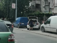 Госпожа блокира движението на оживен булевард в Пловдив, не спря дотук