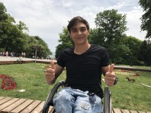 Победител от "България търси талант" танцува на улицата, за да оцелява