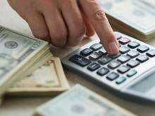 Всеки трети у нас бави плащанията по сметки и ипотеки