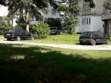 Когато няма кой да глобява - всеки спира, където му е удобно