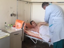 Кмет падна от 5 метра, сменял уличното осветление! Претърпя сложна операция в Пловдив