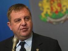 Министър Каракачанов пътува към мястото на трагичния инцидент