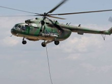 МО официално: Хеликоптерът е паднал от 50 метра, двама са загинали, един е ранен