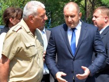 Президентът за ранения военен: Човек със силен дух!