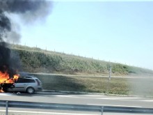 Кола пламна в движение край Карнобат