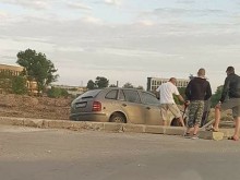 Пореден шофьор попадна в "клопката" на кръговото при КЦМ
