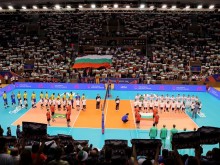 България удари олимпийския шампион пред 5000 зрители във Варна