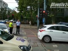 Блъснаха пешеходец на печално известно кръстовище в Кючука!