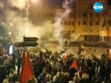 Македония ври от протести след решението за името, има ранени полицаи