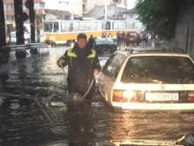 София под вода след мощен порой, вижте на какво заприлича един от моловете