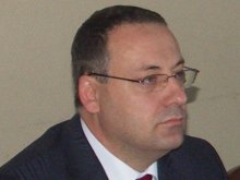 Увеличават надзорниците на ПОАП и вадят Караиванов