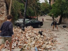 Ексклузивно: Стена се срути в Стария град в Пловдив!