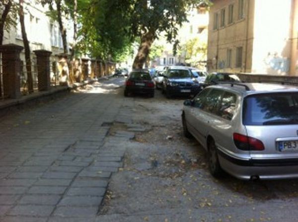 Общината очаква проект за многоетажния паркинг на ул 4 ти януари