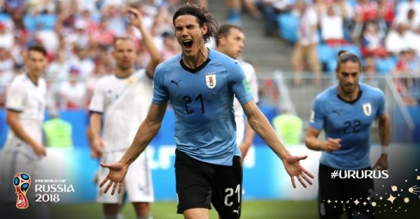 Уругвай победи категорично домакина Русия с 3:0 и спечели Група