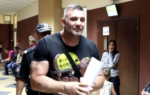 Защитникът на Атанас Червенков адвокат Илиян Василев имаше култово