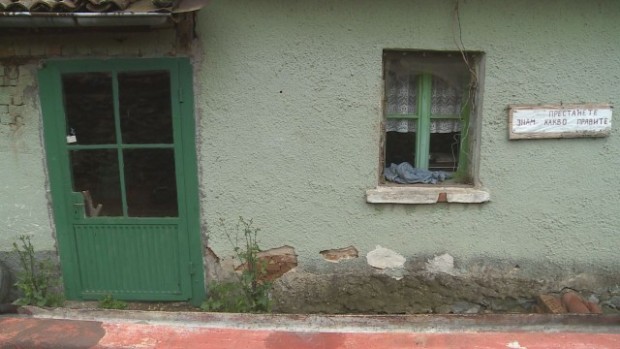 bTV
Село Живково живее в страх заради избягал подсъдим за убийство