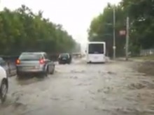 Пловдивски улици и булеварди под вода, Фейсбук прегря