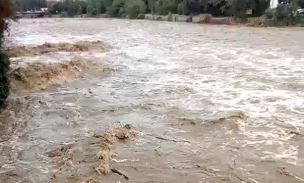 Изключително сериозно е положението с река Чая в Асеновград, научи