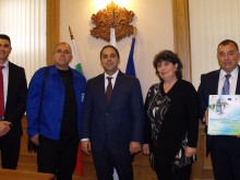 Министерството на икономиката и ръководството на "ВМЗ" работят за подсигуряване на още договори