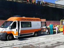 Моряк се потроши на варненското пристанище, падна в хамбара на кораб!