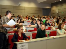5 човека се борят за 1 място в най-желаните специалности на МУ-Пловдив