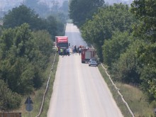 Режат колата, за да извадят мъртвата жена от ПТП-то на Околовръстното