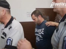 Убиецът на доцента мълчалив в съда