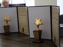 Наградиха със "Златна звезда" семейства, дарили органите на близките си