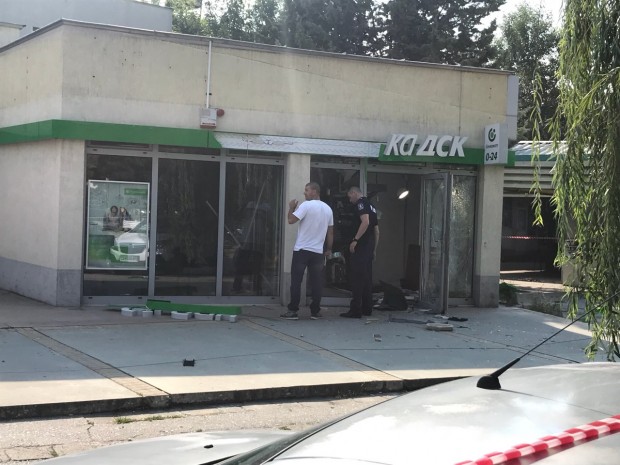Разследването около взривения банкомат в Тракия продължава, предаде репортер на