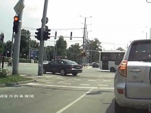 Поредна олигофрения на кръстовището на ВСИ