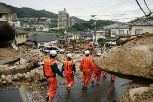 Броят на загиналите в наводненията и поройните дъждове в Япония