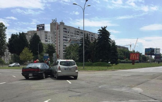 Катастрофа затапи изхода на Бургас, сигнализират читатели на Burgas24.bg. Инцидентът,