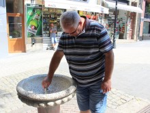 Чешмичката на Джумаята оцеля само няколко дни, вандалите нямат спиране