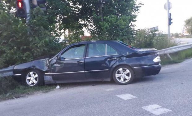 18 годишен шофьор на Мерцедес е причинил катастрофата на разклона за