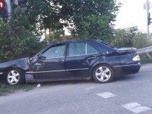 18-годишен с "Мерцедес" е причинил ПТП-то на разклона за Марково