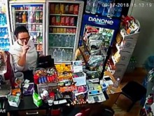 Безочие на квадрат! Тази жена удари дъното, изложи се безгранично!