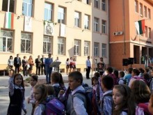 Учениците с 4 големи ваканции догодина