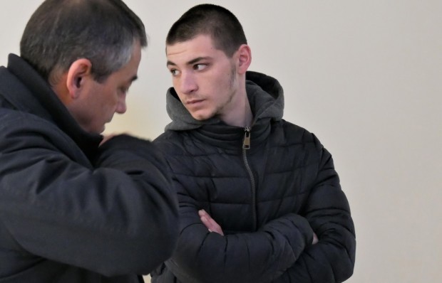 Blagoevgrad24.bg
18-годишният Златомир Велчев от Айтос, който се размина с условна