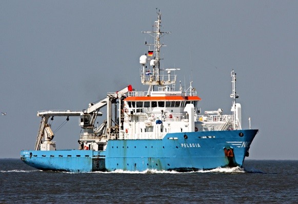 Научно изследователският кораб Пелагия плаващ под холандски флаг получи разрешение от