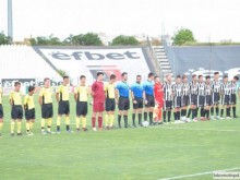 Наказаха играч на Ботев за обида на длъжностно лице в дерби срещу Локо