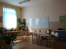 Търсят млади даскали със свещ