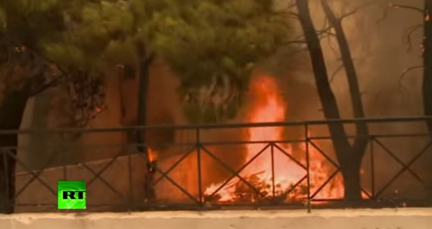 Расте броят на загиналите при пожарите в околностите на гръцката