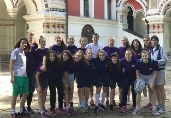 Националният отбор по волейбол на България за девойки U16, който