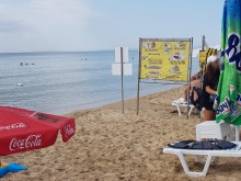 Читател: Изгониха ни от "свободната" зона на "Несебър-юг"! Не било за хавлии, а за надуваеми банани!