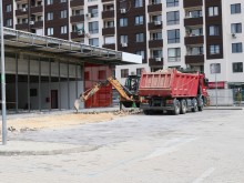 Хотел на мястото на Penny Market до "Оазис 5" в "Тракия"?