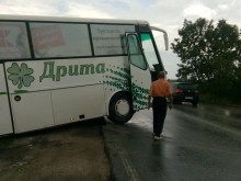 Пловдивчанка със скандален разказ за шофьор на автобус, озовал се в канавка